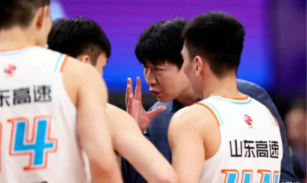 男篮职业联赛中球员的团队合作精神 男篮职业联赛中球员的团队合作精神