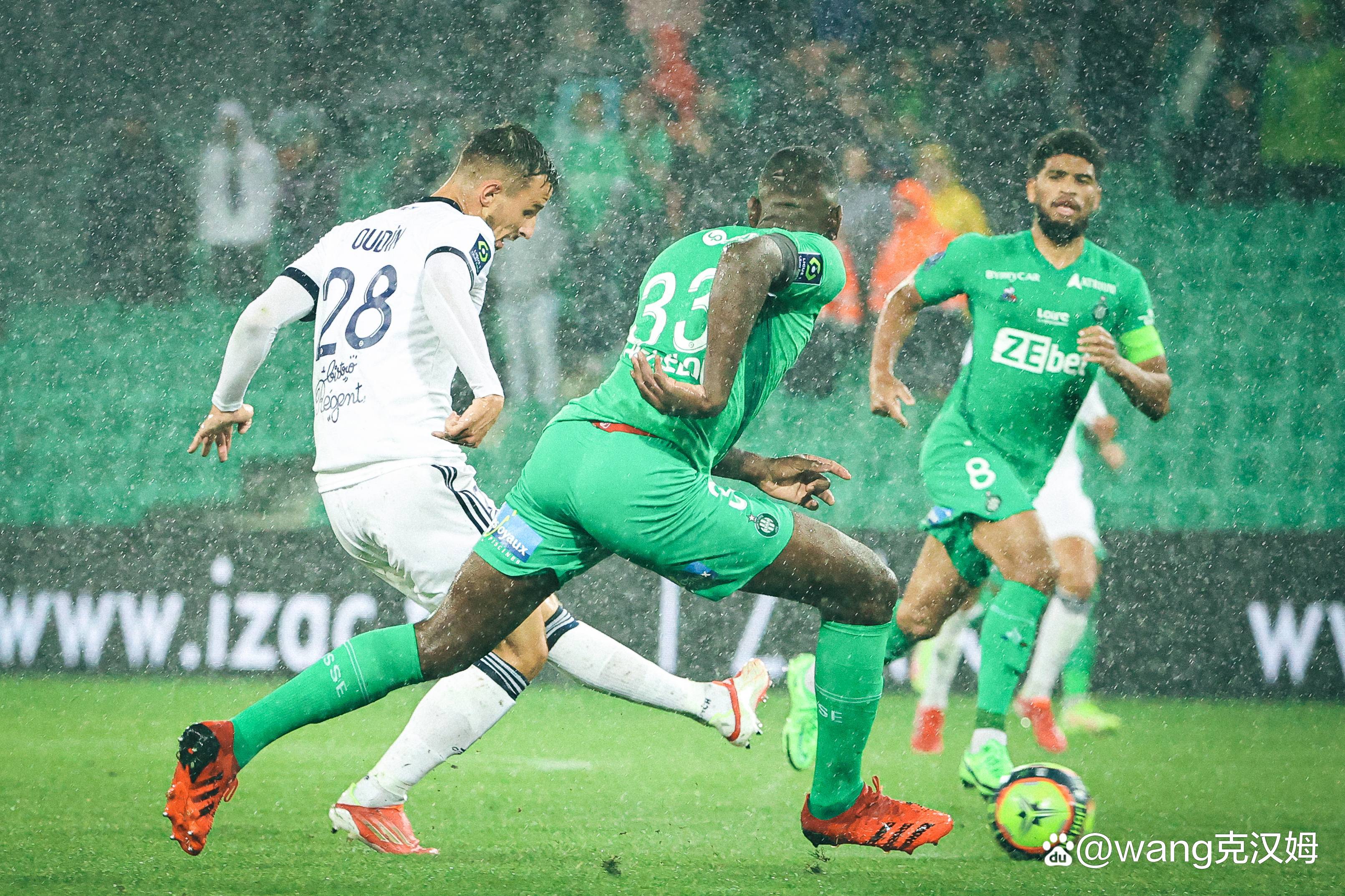 关于维罗纳遭遇惨败，保级形势岌岌可危的信息