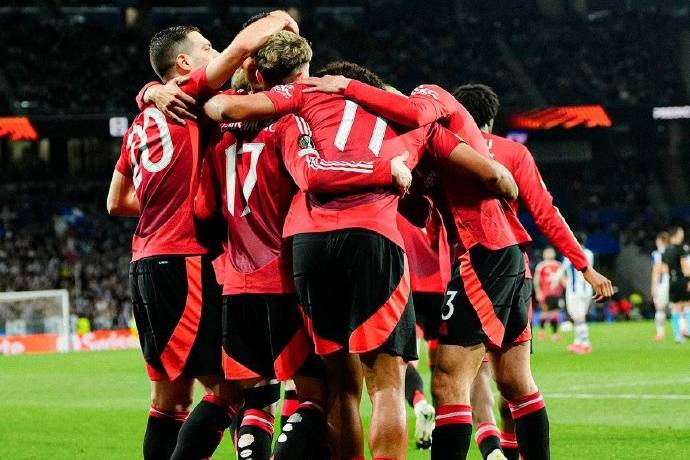 关于曼联主场告捷,前四席位争夺形势越发激烈的信息 关于曼联主场告捷,前四席位争夺形势越发激烈的信息