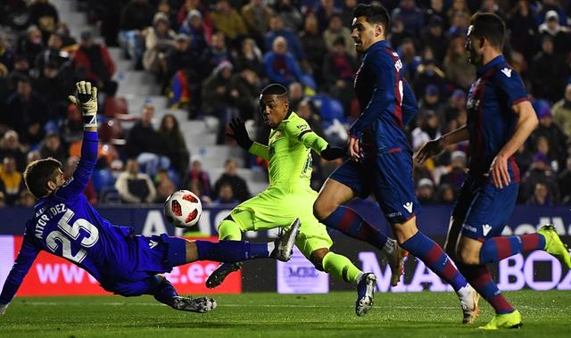 实力劣势球队逆袭,不败金身遭破的简单介绍 实力劣势球队逆袭,不败金身遭破的简单介绍