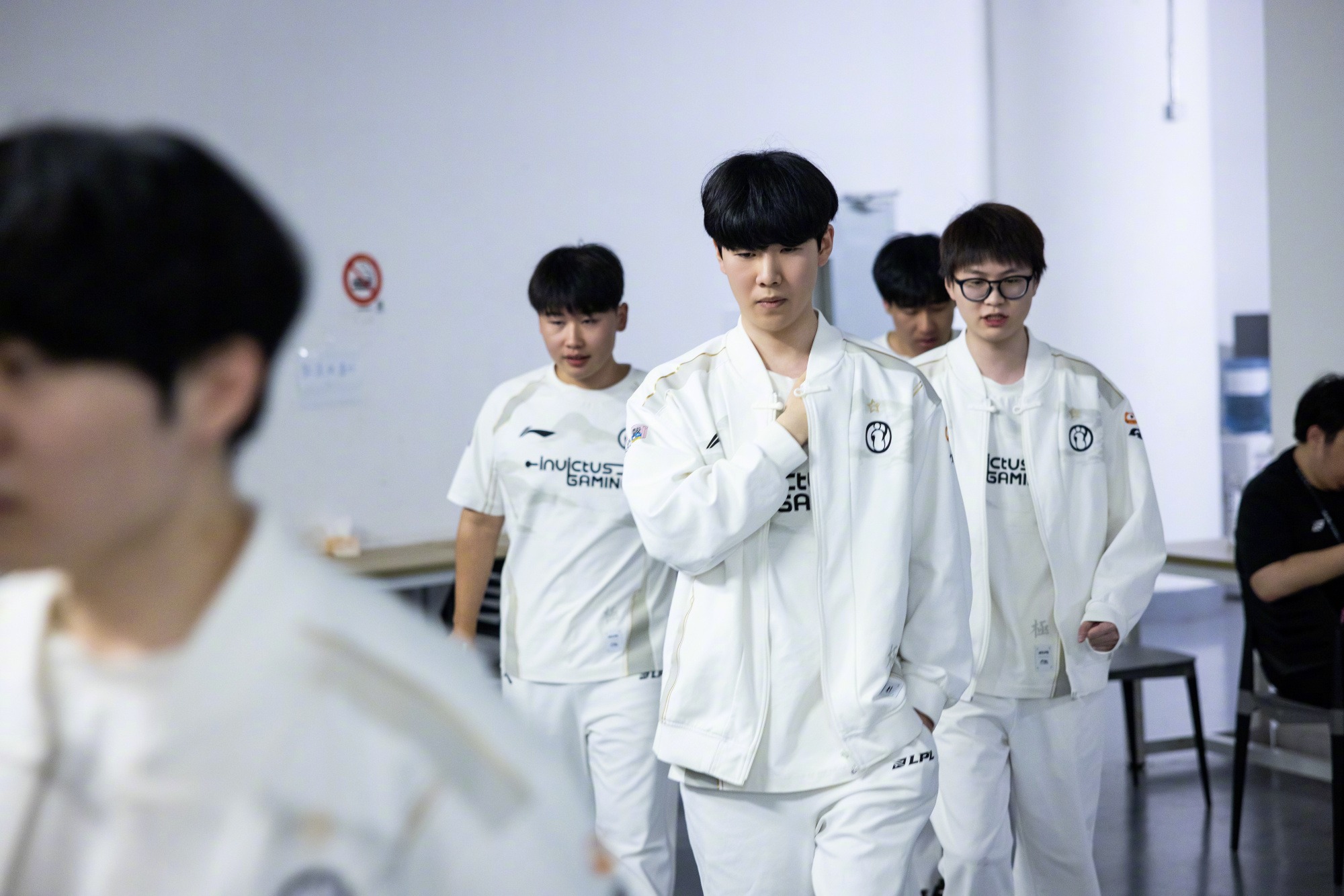 IG碾压WBG，Peanut打出惊人五杀八强赛3:2（巴黎）