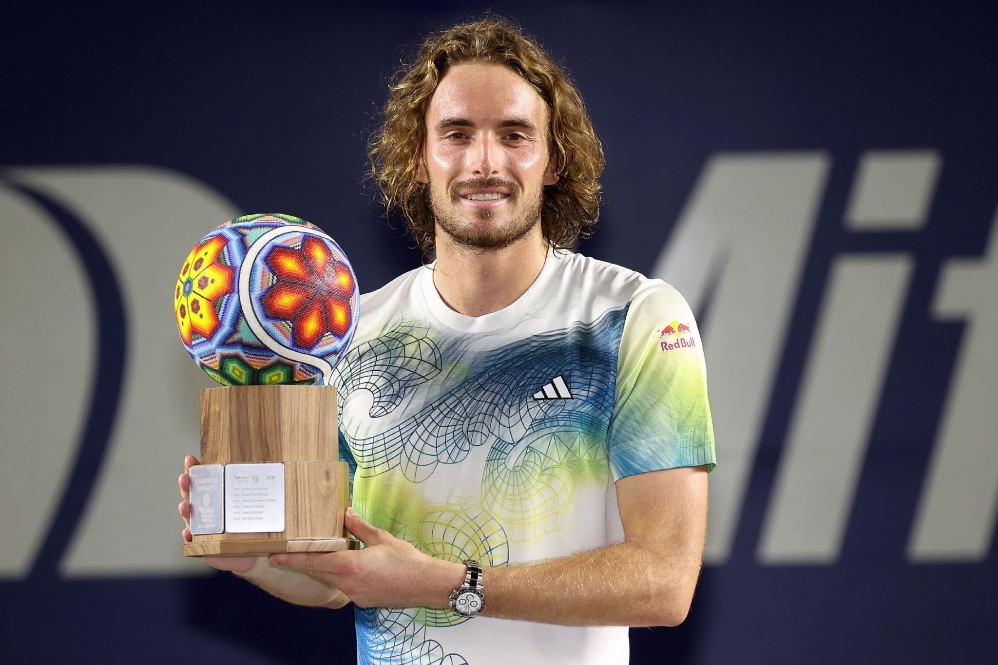 温网完胜戴维斯杯，西西帕斯统治全场